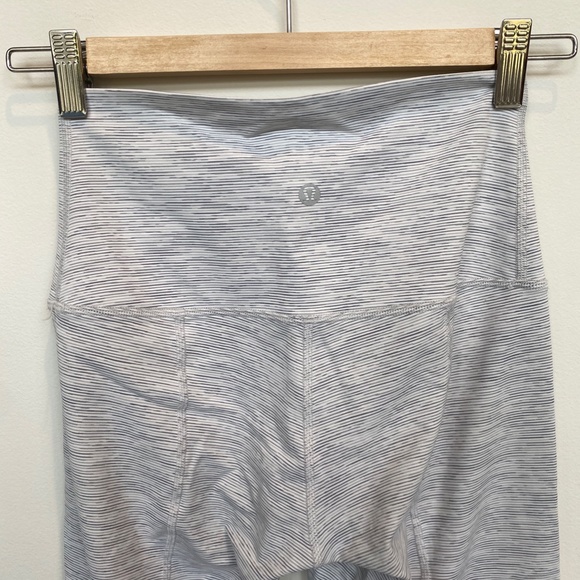 Lululemon Wunder Under Crop II Scallop 23" Size 4 - Picture 10 of 11